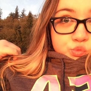 Meet your Posher, Rebecca